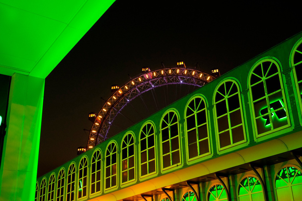 Blick auf das Riesenrad | Wien, Austria - February 26, 2015: Blick auf das Riesenrad. - Realisiert mit Pictrs.com