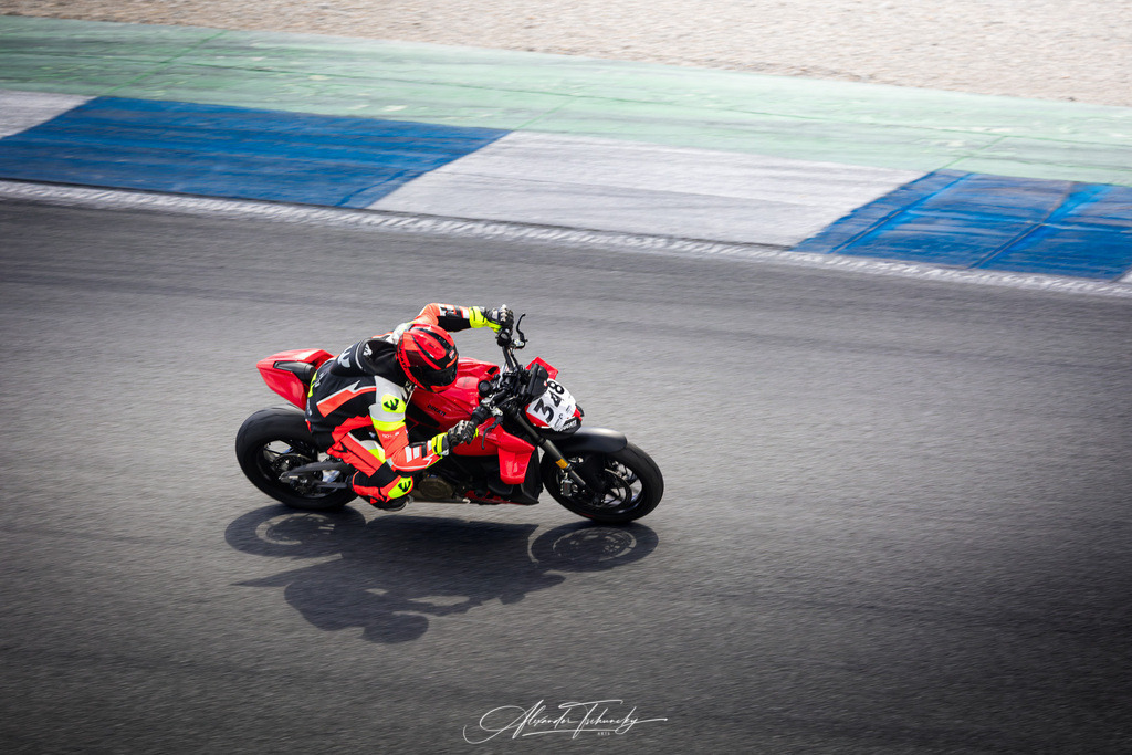Ducati Trackday Hockenheimring 2026 | Entdecken Sie die faszinierende Welt von Alexander Tschuncky Arts: Kreative Fotografie, atemberaubende Automobilkunst und hochwertiger Bilderdruck. Lassen Sie sich inspirieren! - Realisiert mit Pictrs.com