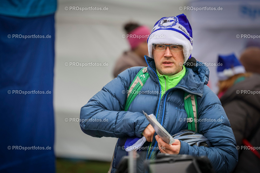 6. Bonner Nikolauslauf; Bonn, 14.12.2025 | Impressionen vom 6. Bonner Nikolauslauf am 14.12.2025 in Bonn (Nordrhein-Westfalen). 