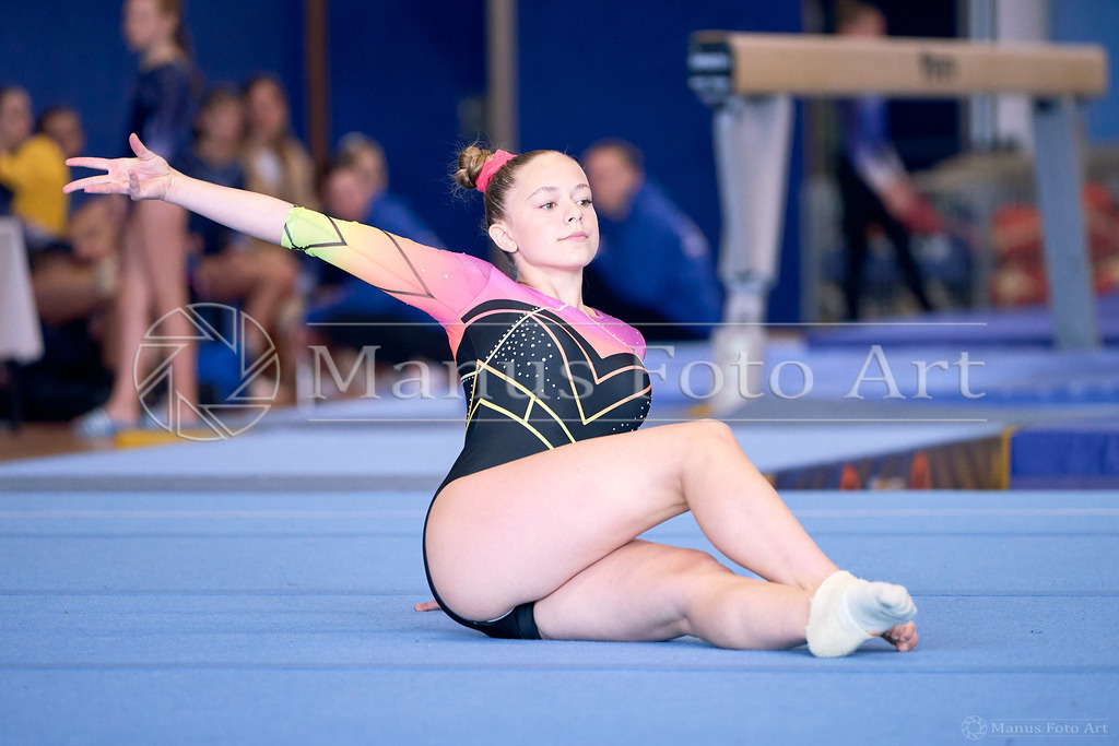2024-10-06-1-A-DSC00841 | Professionelle Sportfotografie in Hamburg, Schleswig-Holstein und Niedersachsen – spezialisiert auf Rhönrad, Geräteturnen, Leistungsturnen und rhythmische Sportgymnastik. Bundesweite Begleitung von Rhönrad-Events. Jetzt Sport-Fotos - Realisiert mit Pictrs.com