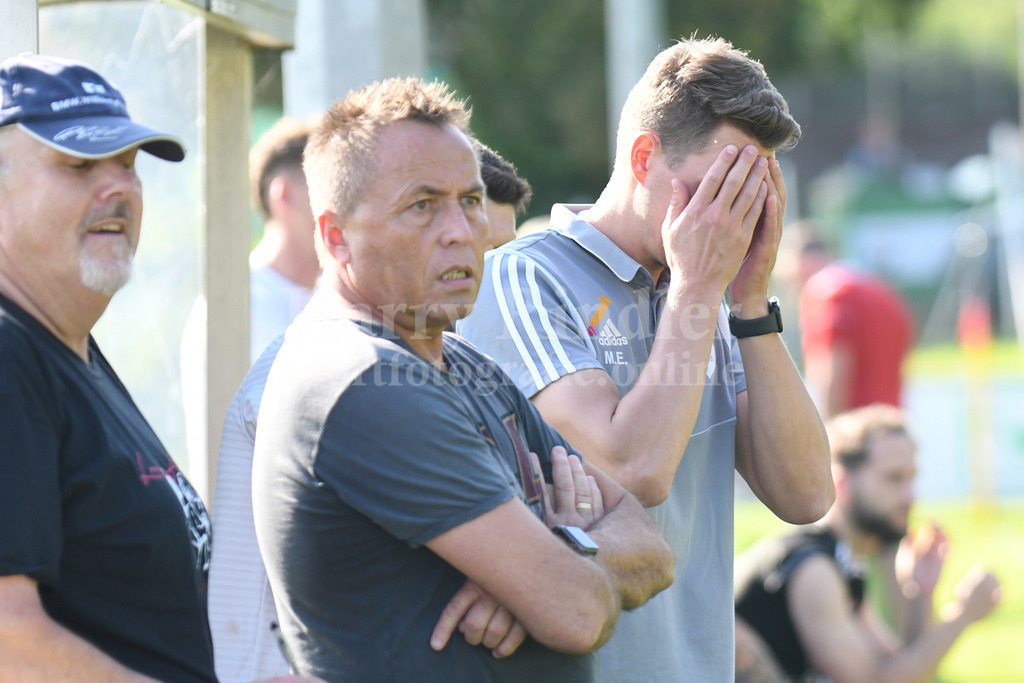 SpVgg GW Deggendorf | TSV SeebachLandesliga Mitte Bayern 2024/25entäusende Gesichter: sportlicher Leiter Gunther Peukertund Teammanager Manuel Ebner - Realisiert mit Pictrs.com