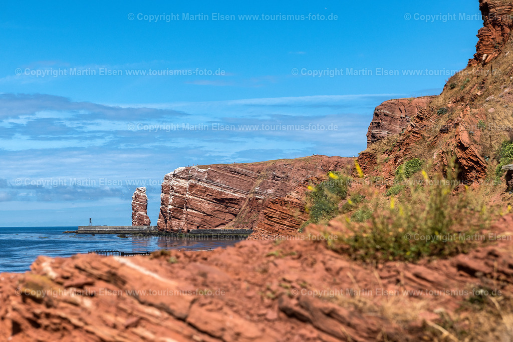 Helgoland Lange Anna_ELS_4104030818 | Helgoland - Aufnahmedatum: 04.08.2018, Aufnahmehöhe:  m, Koordinaten:  - , Bildgröße: 6760 x  4506 Pixel - Copyright 2018 by Martin Elsen, Kontakt: Tel.: +49 157 74581206, E-Mail: info@schoenes-foto.deSchlagwörter:Schleswig-Holstein,Landkreis Pinneberg,Düne,Hochseeinsel,Börteboote,Meer,Küste,Halunder,Oberland,Unterland,Strand,Seehunde,Robben,Lange Anna,Felsen,Roter Felsen,Luftbild,Luftbilder,Bastölpel - Realisiert mit Pictrs.com