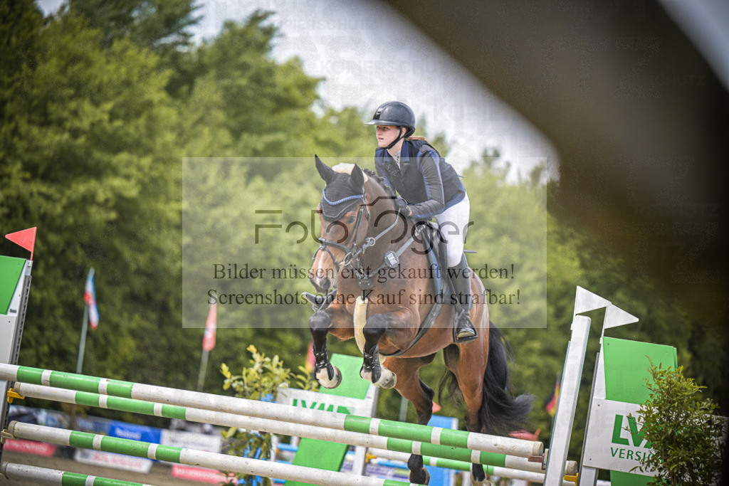 DOS_4929 | Entdecke hochwertige Reitturnierfotos von Foto Oger. Professionell, emotional und authentisch – jetzt Lieblingsmomente im Shop bestellen.Deutschlandweite Turnierfotografie. - Realisiert mit Pictrs.com