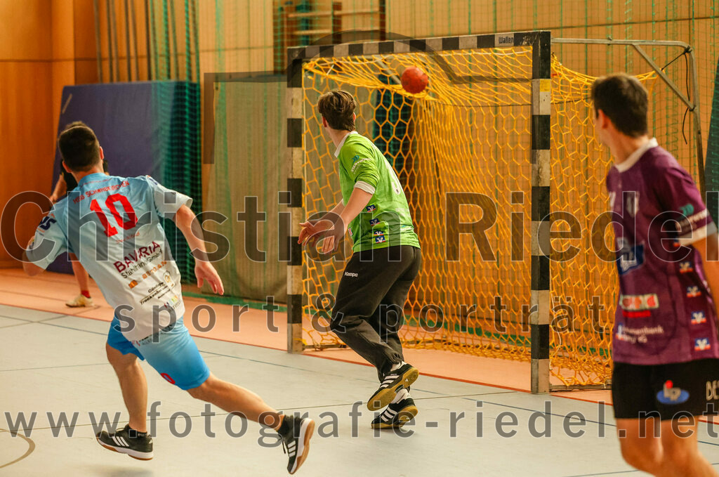 2024-01-28_083_SpVgg_Altenerding_II_gegen_HSG_Schwab-kirchen | Erding, Deutschland, 28.01.2024:
Handball, Bezirksklasse Männer Staffel Süd West 2023 / 2024, 9. Spieltag, SpVgg Altenerding gegen HSG Schwab/kirchen, Endergebnis: 30:24

Ricardo Sonnabend (HSG Schwab/kirchen, #10), Julian Fischer (SpVgg Altenerding, #36)

Foto: Christian Riedel / fotografie-riedel.net