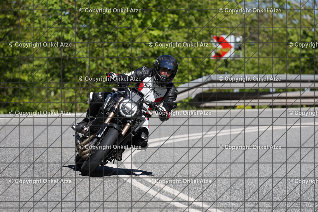 IMG_9216 | Fotograf am Kyffhäuser. Onkel Atze. Kyffhäuser Rennstrecke. Café36. Motorsportfotografie. - Realisiert mit Pictrs.com