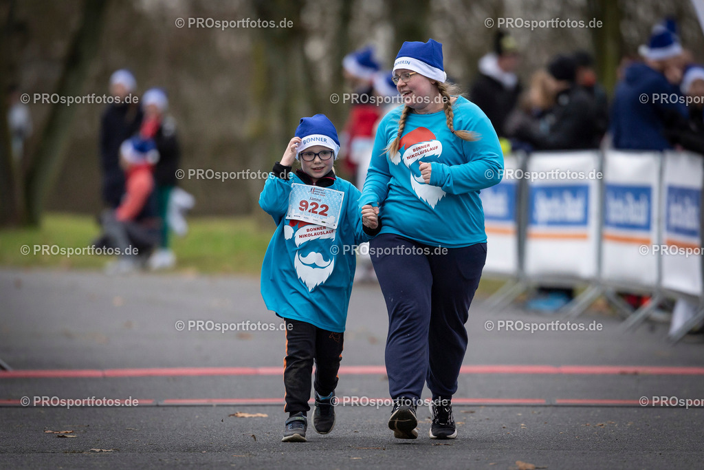 Bonner Nikolauslauf in Bonn, 08.12.2024 | Impressionen vom Bonner Nikolauslauf am 08.12.2024 in Bonn (Freizeitpark Rheinaue). Foto: BEAUTIFUL SPORTS/Axel Kohring