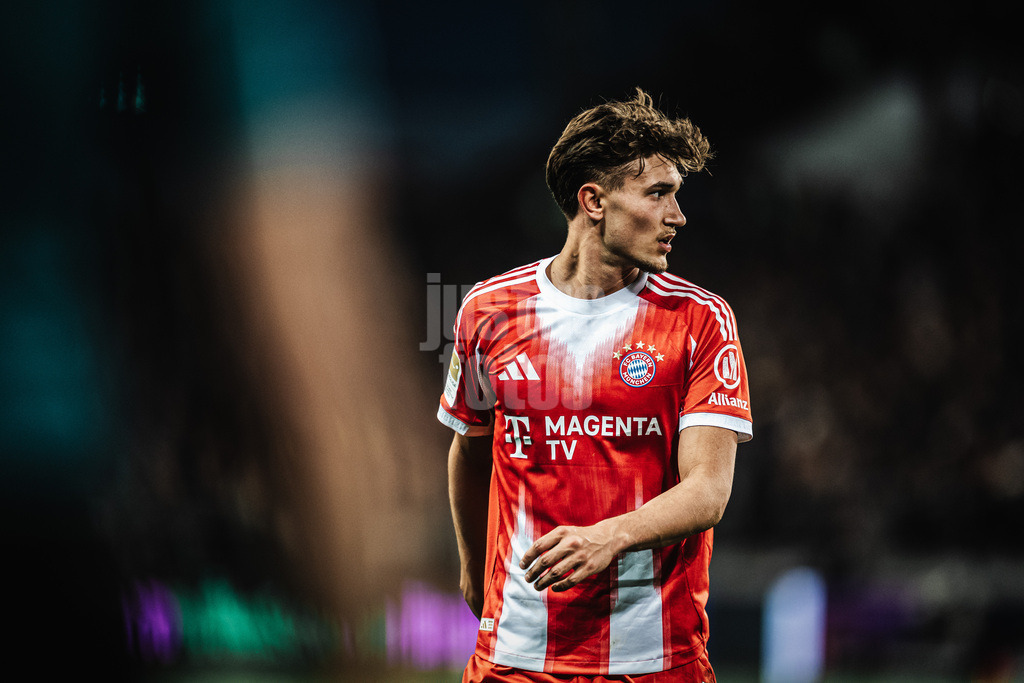 Fußball | Männer | Saison 2025/2026  | Fußball-Bundesliga | 29. Spieltag | FC St. Pauli vs. FC Bayern München | 11.04.2026 | Tom Bischof (#20, FC Bayern München)