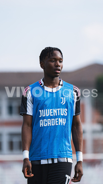 juv_lut_fmachado-0105 | Images from the Juniors B match between Juventus Academy and FC Lutry, played on 18 March 2026 in Lutry, Switzerland, featuring players, coaching staff and match action throughout the game.