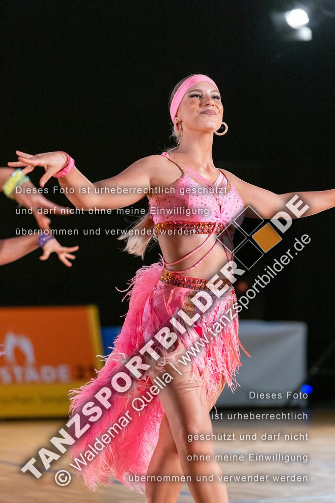 20250504-01394 | Hier finden Sie Tanz Bilder vom Latein und Standard Formationen tanzen. Sportbilder vom Tanzsport. Schöne Fotos und von Weltmeisterschaft, Europameisterschaft, Bundesliga, Regionalliga, Oberliga und Landesliga sowie von GOC Stuttgart, DanceComp, WM Bremen