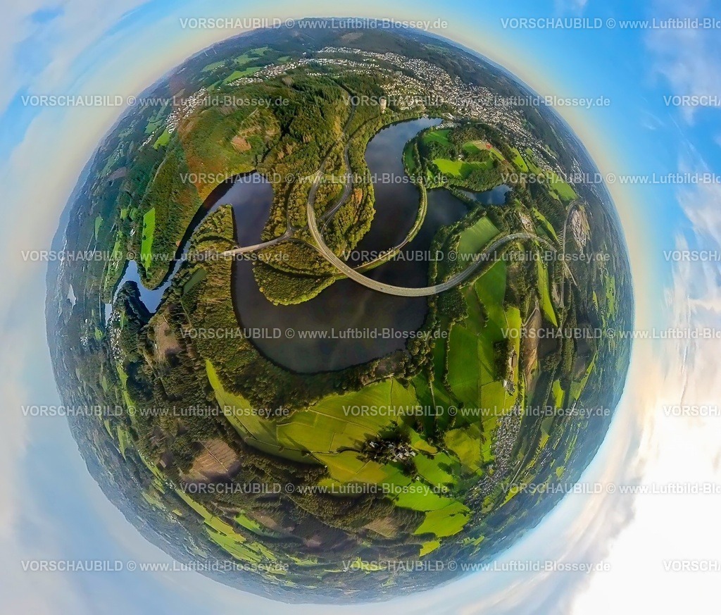 Olpe230990446BiggeB54 | Luftbild, Biggesee mit Talbrücke Ronnewinkel, Bundesstraße B54, Erdkugel, Fisheye Aufnahme, Fischaugen Aufnahme, 360 Grad Aufnahme, tiny world, Olpe-Stadt, Olpe, Sauerland, Nordrhein-Westfalen, Deutschland