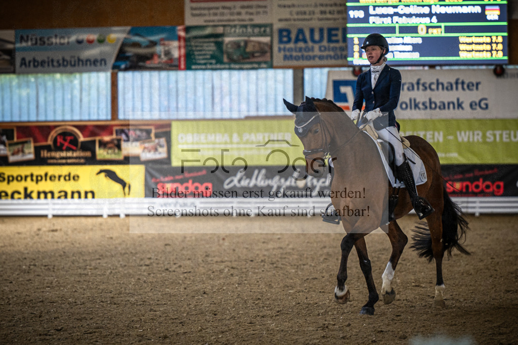 DOS_0738 | Entdecke hochwertige Reitturnierfotos von Foto Oger. Professionell, emotional und authentisch – jetzt Lieblingsmomente im Shop bestellen.Deutschlandweite Turnierfotografie. - Realisiert mit Pictrs.com
