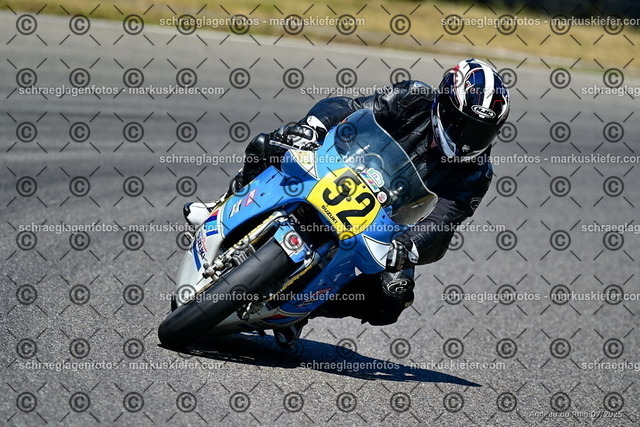 25bc03-1040 | markuskiefer.com - Realisiert mit Pictrs.com