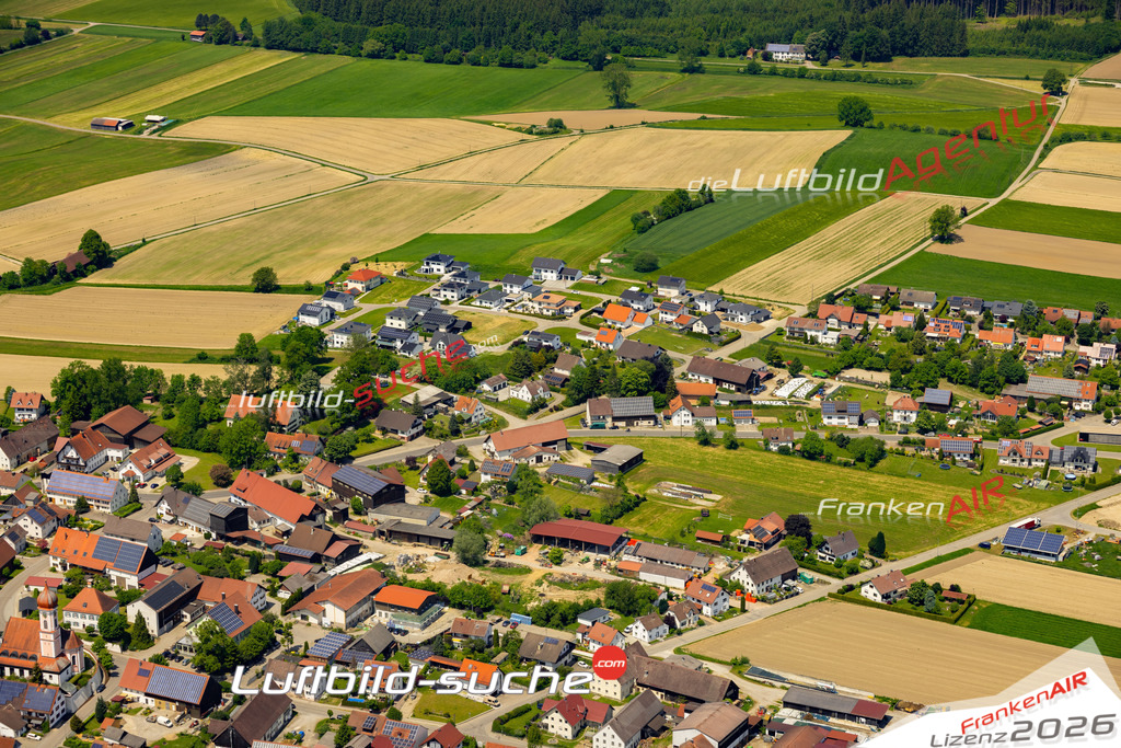 Das Luftbild zeigt  Winterrieden - Die Luftaufnahme wurde 2023 vom UL-Flugzeug aus erstellt ( keine Drohne ) - Hochauflösende Luftaufnahme - Für grossformatige Ausdrucke geeignet. Die Geschenkidee !Mit Lizenz und Bildrechte bestellbar