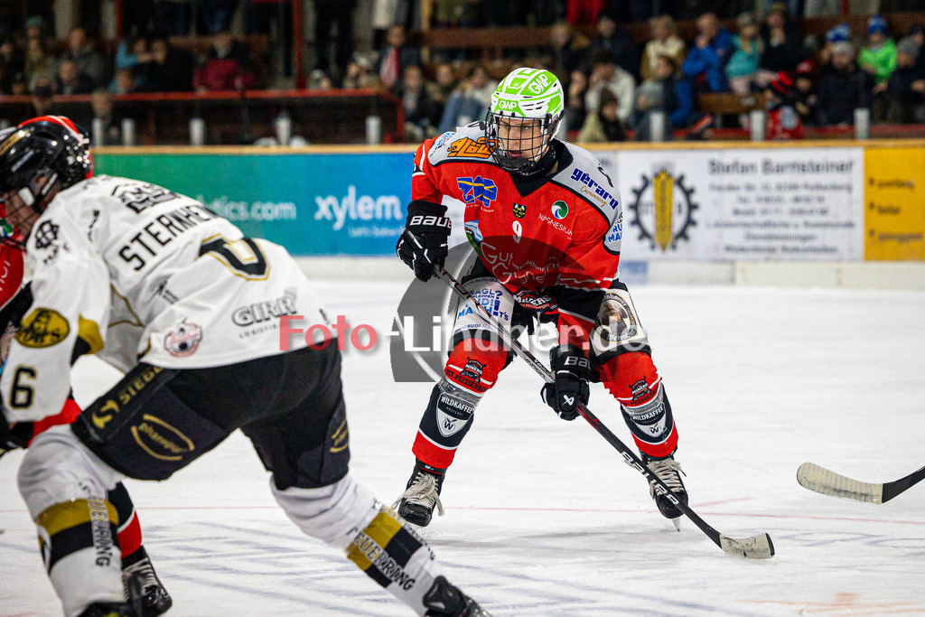 TSV Peißenberg MINERS vs EHC Königsbrunn | Eishockey Bayernliga Vorrunde 2024/2025, TSV Peißenberg MINERS vs EHC Königsbrunn, 20241027,Anton ENGEL (Miners 9) in Aktion,2024-10-27 in Peißenberg (Eisstadion)Anton ENGEL (Miners 9)Copyright: WolfgangxLindner