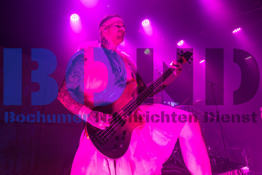 SES_SPCKOL20250501-16 | bond - Realisiert mit Pictrs.com