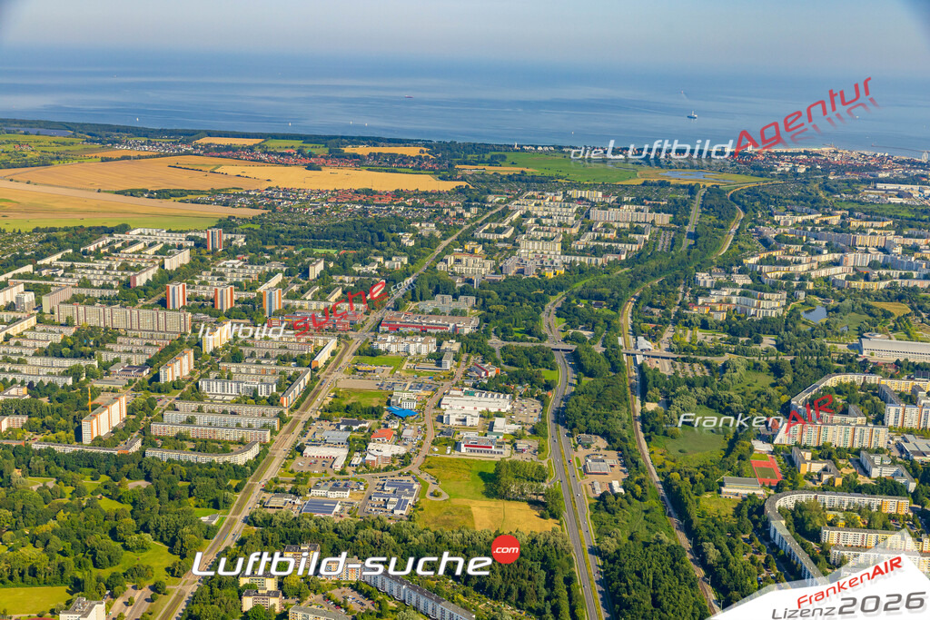 Luftaufnahme Lichtenhagen Rostock - Die Luftaufnahme wurde 2025 vom UL-Flugzeug heraus erstellt ( ohne Drohne ) - Hochauflösende Luftaufnahme - für professionelle Ausdrucke geeignet. Die Geschenkidee !Mit Lizenz und Bildrechte bestellbar