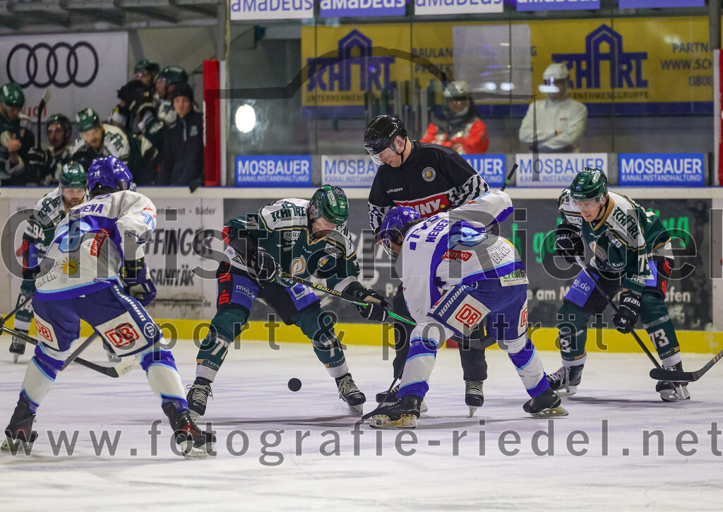 2026-01-23_027_TSV_Erding_gegen_SC_Riessersee | Erding, Deutschland, 23.01.2026:Eishockey, Oberliga Süd 2025 / 2026, 40. Spieltag, TSV Erding gegen SC Riessersee, Endergebnis: 6:5 n.V.Luca Allavena (SC Riessersee, #76), Philipp Michl (Erding Gladiators, #77), Leon Neiger (SC Riessersee, #86), Pascal Steck (Erding Gladiators, #73)Foto: Christian Riedel / fotografie-riedel.net