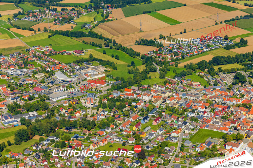 Luftaufnahme von  Vohenstrauß - Die Luftaufnahme wurde 2025 vom UL-Flugzeug heraus erstellt ( keine Drohne ) - Hochauflösende Luftaufnahme - für professionelle Ausdrucke geeignet. Die Geschenkidee !Mit Lizenz und Bildrechte bestellbar