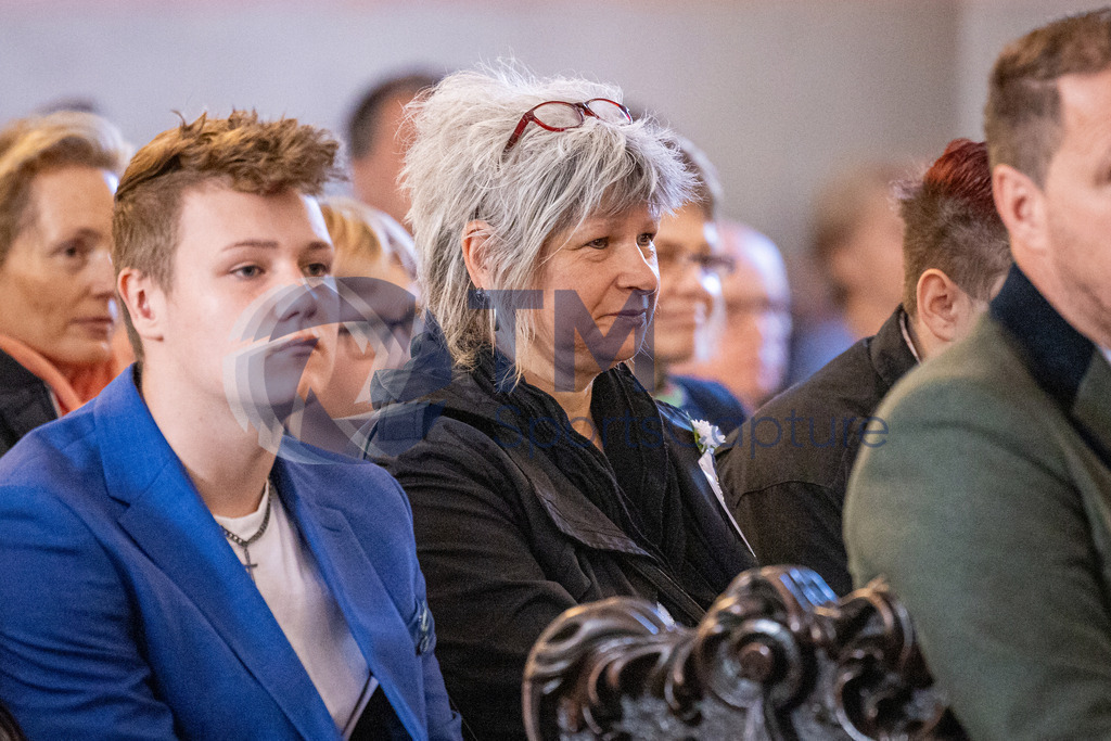 RR5M4654 | Firmung Klagenfurt-Dom 19.05.2024 8 Uhr