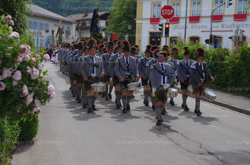 IMGP5353 | fotografiert von Axel PollmannLeonhardi Wallfahrt Benediktbeuern und Murnau, Fronleichnam, Fasching, Landschaft im Loisachtal und Benediktbeuern  - Realisiert mit Pictrs.com