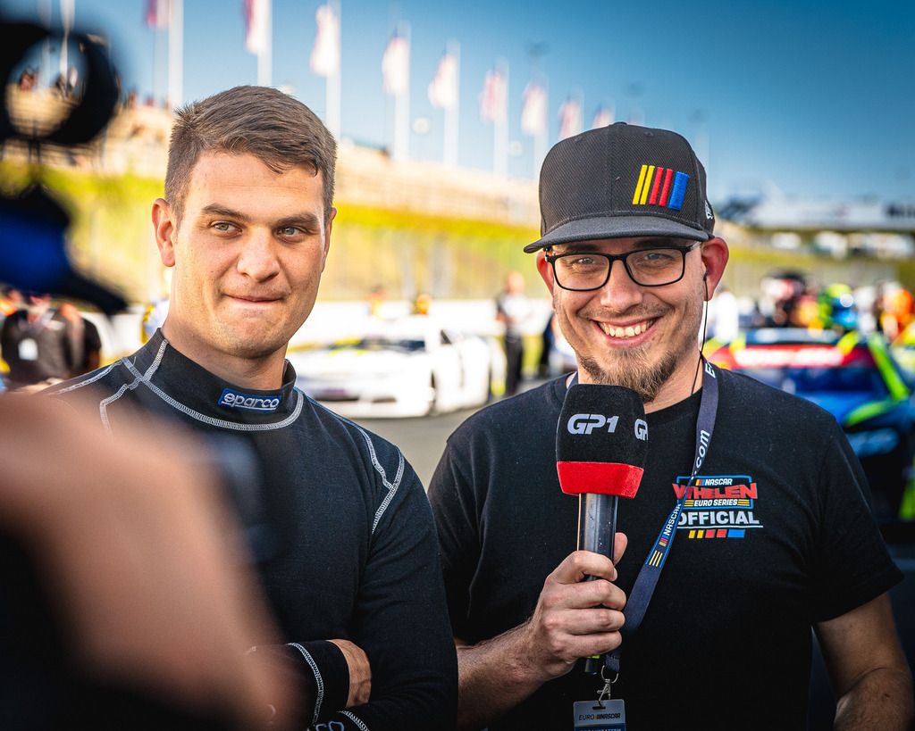 EURONASCAR OSCHERSLEBEN | Exklusive Motorsport-Fotografie aus Leipzig von TXO Media – für Rennfahrer, Teams & Sponsoren. Sausemuth liefert starke Bilder, die Emotion zeigen. Jetzt buchen & glänzen! - Realisiert mit Pictrs.com