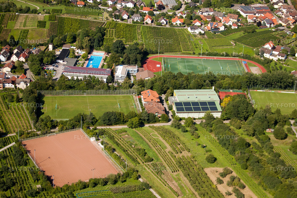 Luftbild: Südbadische Sportschule, FC Neuweier im Ortsteil Steinbach in Baden-Baden im Bundesland Baden-Württemberg in Deutschland. Foto: IMG_31363.jpg vom 09.08.2010 durch Werner Riehm/FLY-FOTO.de