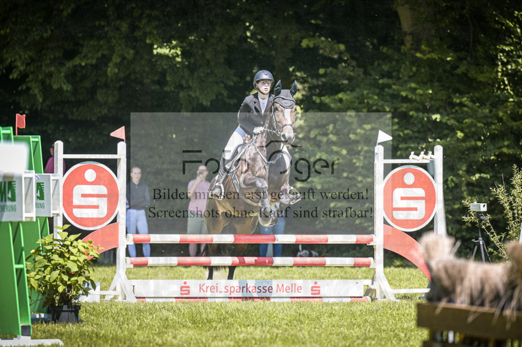 DOS_3302 | Entdecke hochwertige Reitturnierfotos von Foto Oger. Professionell, emotional und authentisch – jetzt Lieblingsmomente im Shop bestellen.Deutschlandweite Turnierfotografie. - Realisiert mit Pictrs.com