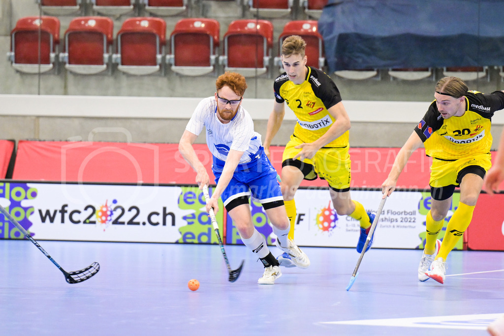GC Unihockey vs HC Rychenberg - 27. August 2022 | GC Unihockey vs HC Rychenberg
AXA Arena, Winterthur
Tobias Heller (#7 GC Unihockey), hinten Nicola Bischofberger (#2 HC Rychenberg) und Jonathan Nilsson (#20 HC Rychenberg).
Bild: Sportfotografie Markus Aeschimann | www.markus-aeschimann.ch - Realisiert mit Pictrs.com