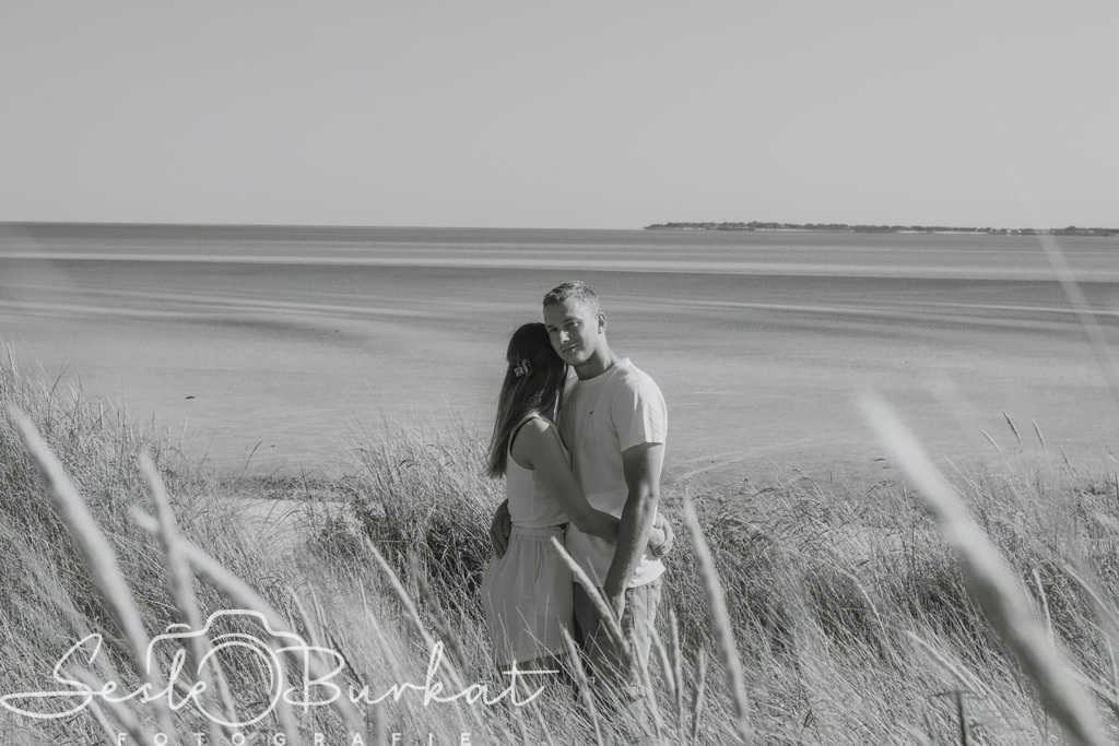 IMG_3732-Verbessert-RR | Authentische, natürliche und emotionale Fotoshootings auf der Nordseeinsel Föhr. Als Fotografin halte ich deine schönsten Momente in einzigartigen Neugeborenen-, Familien-, Paar- und Einzelshootings fest. Jetzt einen Termin vereinbaren!