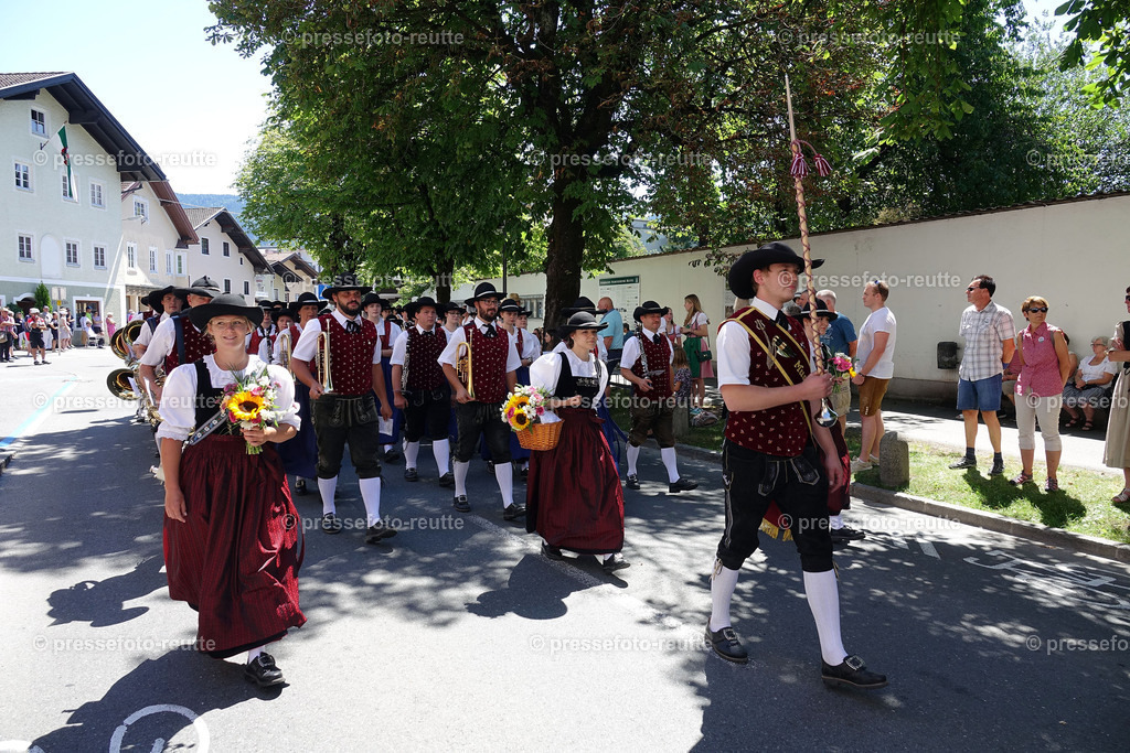 news-2022-Juli17-Musikumzug-Reutte-DSD03119-Steeg | Info aus dem Bezirk Reutte/Ausserfern Tirol sowie eine umfangreiche Bilddatenbank über die gesamte Region: Lechtal, Talkessel Reutte, Tannheimertal, Zwischentoren. Lech, Plansee, Zugspitze, Grenztunnel, B179, Fernpassstraße, Verkehr, Lawinen, Tradition, - Realisiert mit Pictrs.com