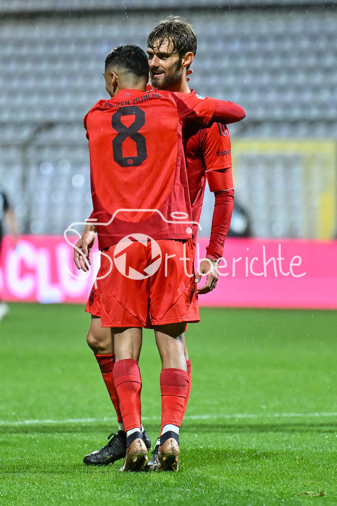 FC Bayern Amateure - TSV Buchbach | Jubel nach dem Treffer zum 2-1 durch Luca DENK (FC Bayern München II #6) / Tor / Jubel / Happy / Tor / torschuezte / Regionalliga Bayern: FC Bayern München II - TSV Buchbach, Gruenwalder Stadion am 27.09.2024