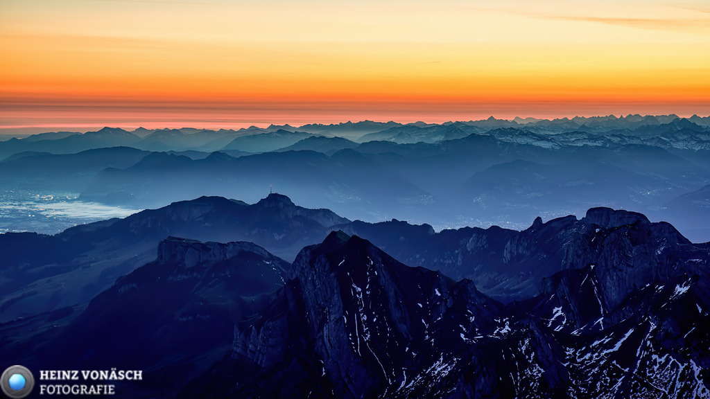 Säntis_0016 | Alle Bilder von Heinz Vonäsch Fotografie können alle zu günstigen Preisen gekauft werden! Download der Bilder, Ausdrucke, Postkarten, Tassen T-Shirts, Kalender, Alu- Dibond usw. - Realisiert mit Pictrs.com