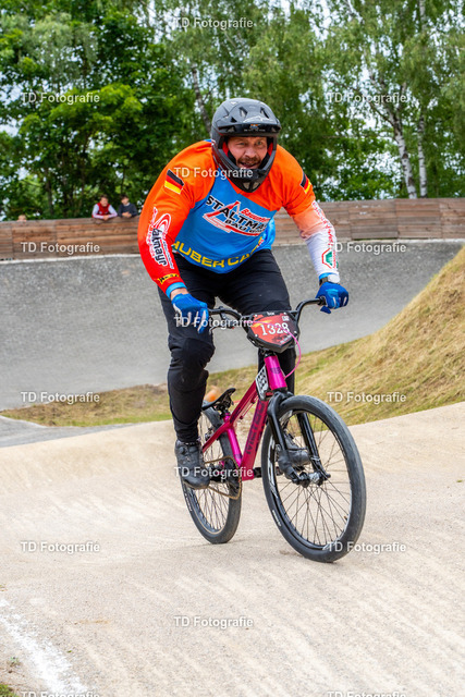 BayBMX2026-05318 | Fotogalerie von Thomas Dettweiler mit Eventbildern und lizenzfreien Fotos. Perfekt als Wandbild, für Büro, Website oder private Nutzung. - Realisiert mit Pictrs.com