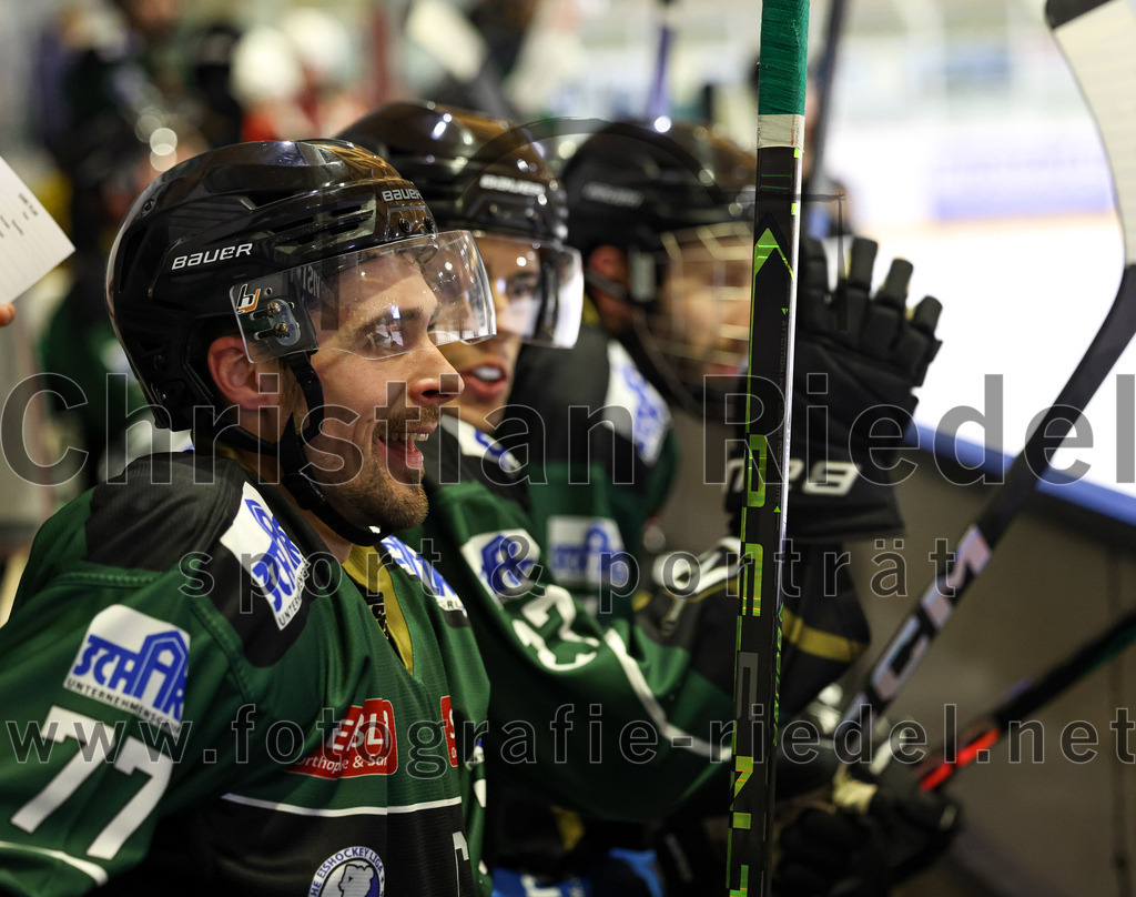 2022-12-16_137_TSV_Erding_gegen_EC_Pfaffenhofen | Erding, Deutschland, 16.12.2022:
Eishockey, Bayernliga 2022 / 2023, 21. Spieltag, TSV Erding gegen EC Pfaffenhofen, Endergebnis: 14:1

Philipp Michl (Erding Gladiators, #77)

Foto: Christian Riedel / fotografie-riedel.net
