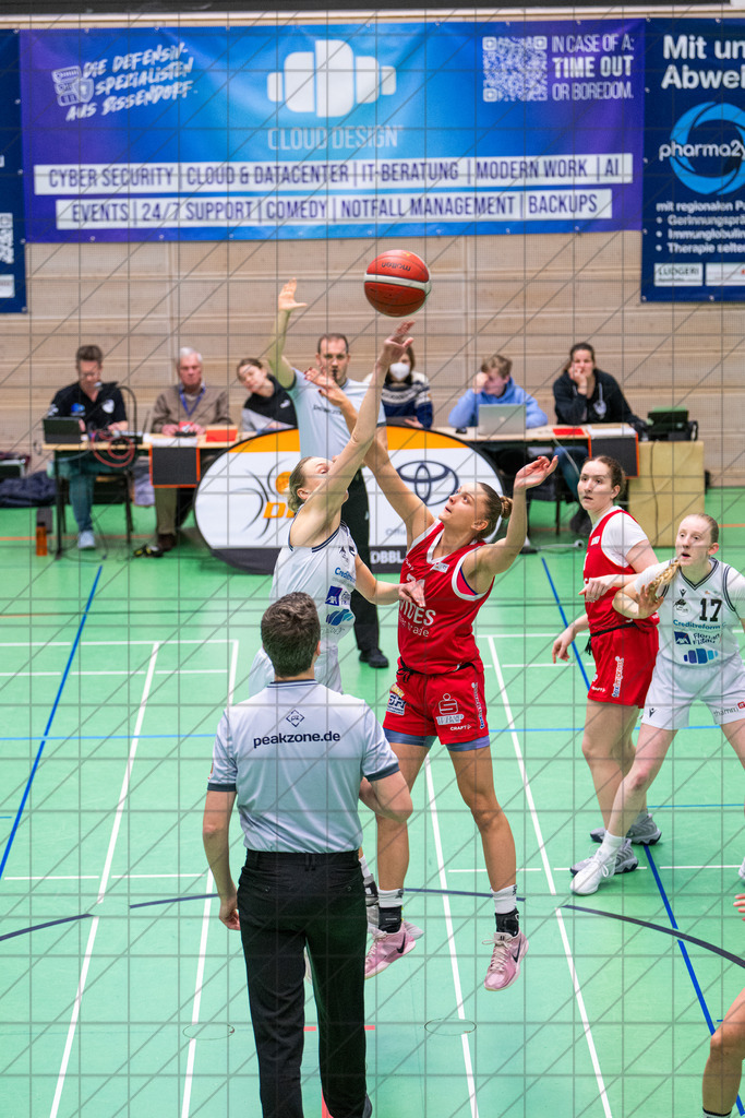 2. DBBL Nord 25/26 | Spieltag 13 | BBC Osnabrück vs. BG 89 Avides Hurricans | 21.12.25: 2. DBBL Nord 25/26 | Spieltag 13 | BBC Osnabrück vs. BG 89 Avides Hurricans / Osnabrück / Deutschland  //   CREDIT:www.bullenfotos.de, Martin König, Hörner Weg 40, D-49078 Osnabrück, +4917663732967 // Nutzung und Weitergabe nur zu den vereinbarten Zwecken. Presseanfragen an Ersteller. Alle Rechte beim Ersteller. Honorierung nach MFM. - Realisiert mit Pictrs.com
