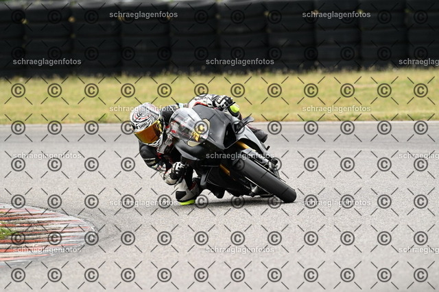 25bt02-1431 | markuskiefer.com - Realisiert mit Pictrs.com