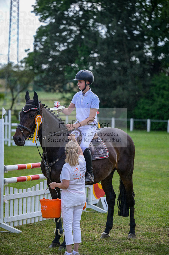 Reitturnier Voxtrup | Entdecke hochwertige Reitturnierfotos von Foto Oger. Professionell, emotional und authentisch – jetzt Lieblingsmomente im Shop bestellen.Deutschlandweite Turnierfotografie. - Realisiert mit Pictrs.com