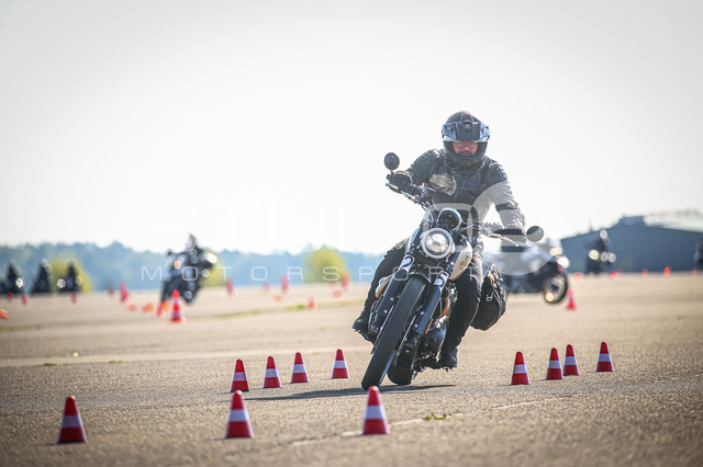 0025-260418_NOE-008_25 | Deine Full-Service-Agentur für ✔️Videoproduktionen und ✔️Motorsportfotografie Jetzt Angebot anfragen!