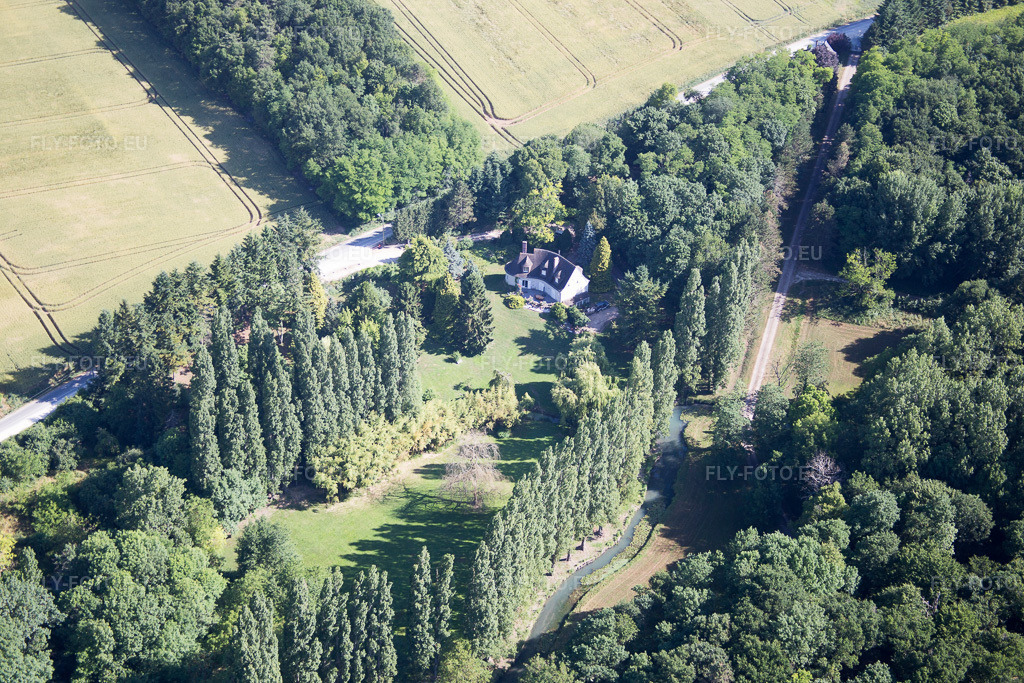 Vue aérienne: Vue de la ville à Landes-le-Gaulois dans le département Loir et Cher, France. Photo: IMG_082251.jpg prise le 20/06/2015 par Werner Riehm/FLY-FOTO.euRésolution de l'original: 5472 x 3648 px