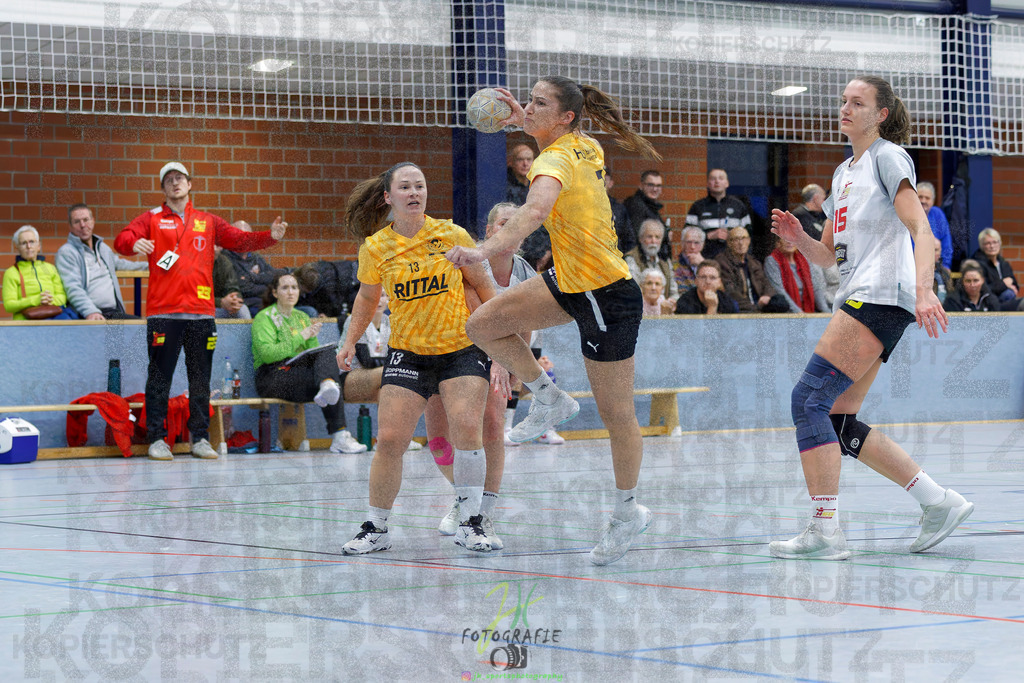 Frauen Oberliga Mitte (HHV); HSG Eibelshausen/Ewersbach - HSG Wettenberg II | Frauen Oberliga Mitte (HHV); HSG Eibelshausen/Ewersbach - HSG Wettenberg II am 13.12.2025 in Steinbrücken (Sporthalle am Hammerweiher)Photo © 2025 - Jörg Heinrich - Realisiert mit Pictrs.com