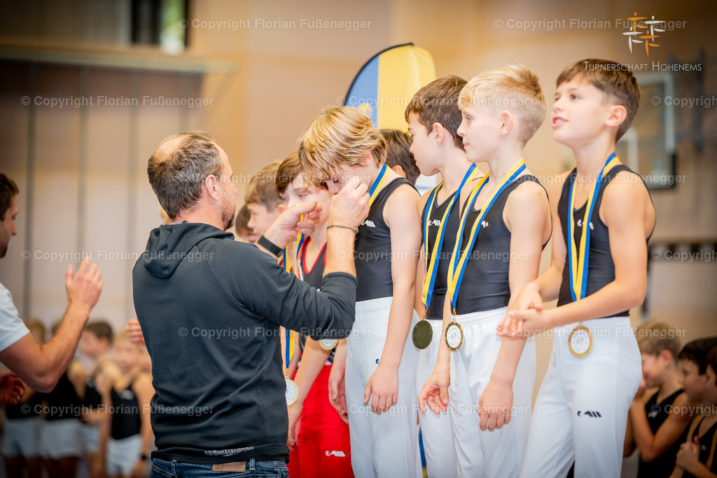 Promo-437 | "Fussifoto.com – Ihr Ansprechpartner für hochwertige Fotografie! Entdecken Sie kreative Bilder und professionelle Dienstleistungen. Kontaktieren Sie uns für Ihre Projekte!"