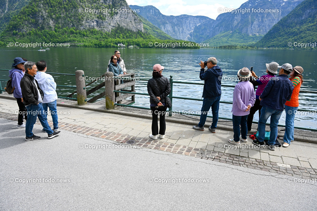 Hallstatt_ 19.05.2023-64 | 19.05.2023, Hallstatt, AUT, Hallstatt, im Bild Touristen unterwegs 