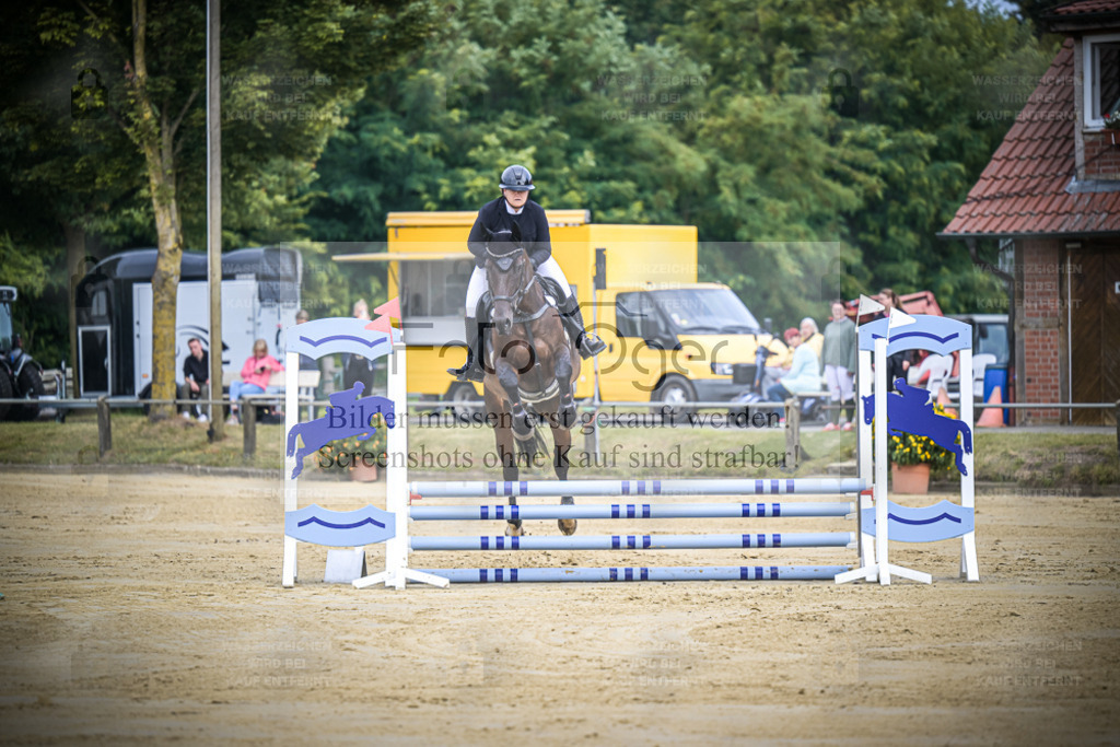 DOS_1369 | Entdecke hochwertige Reitturnierfotos von Foto Oger. Professionell, emotional und authentisch – jetzt Lieblingsmomente im Shop bestellen. - Realisiert mit Pictrs.com