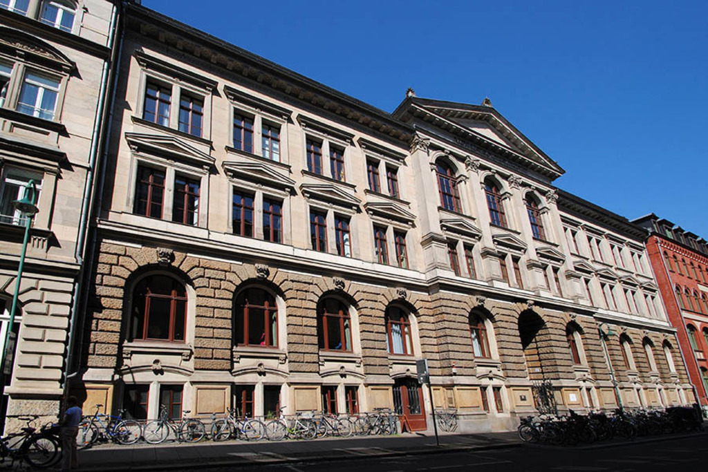 Foto: Leipzig - Volkshochschule | Das Team hinter BILDLEXIKON LEIPZIG bündelt historische wie aktuelle Informationen über die Stadt Leipzig in Text und Bild auf einer Plattform und stellt diese der interessierten Öffentlichkeit zur Verfügung.
