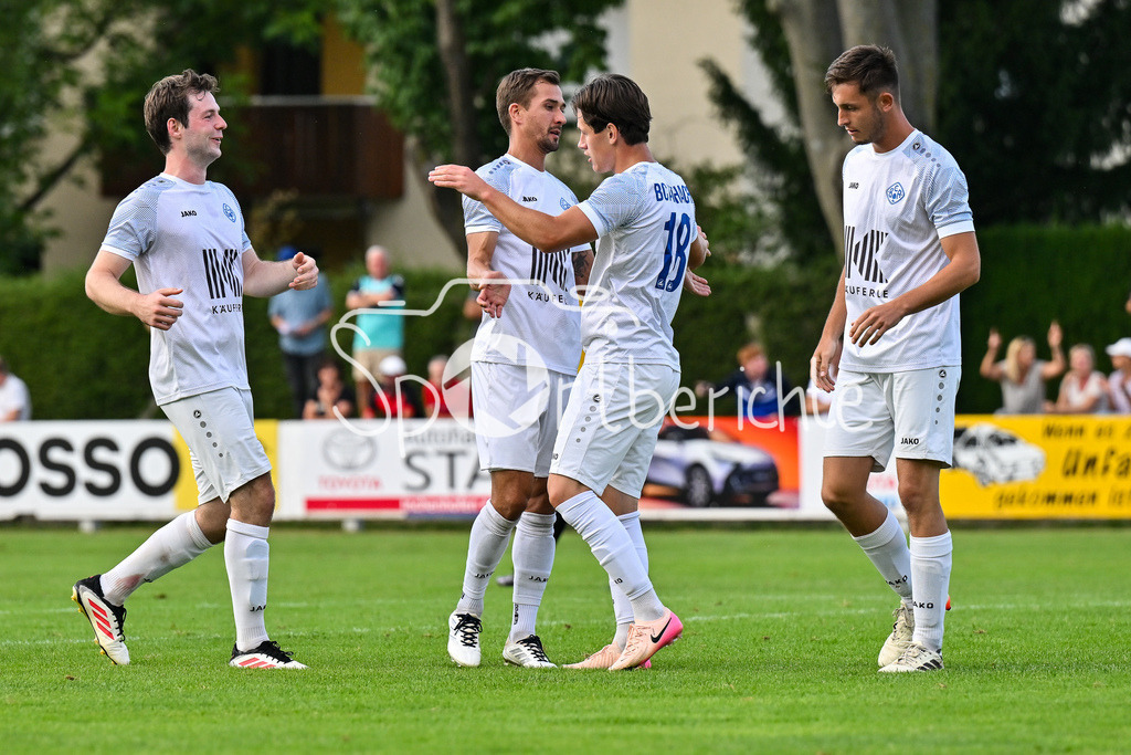 BC Aichach - SF Bachern | Jubel nach 3-0 Aichach 18