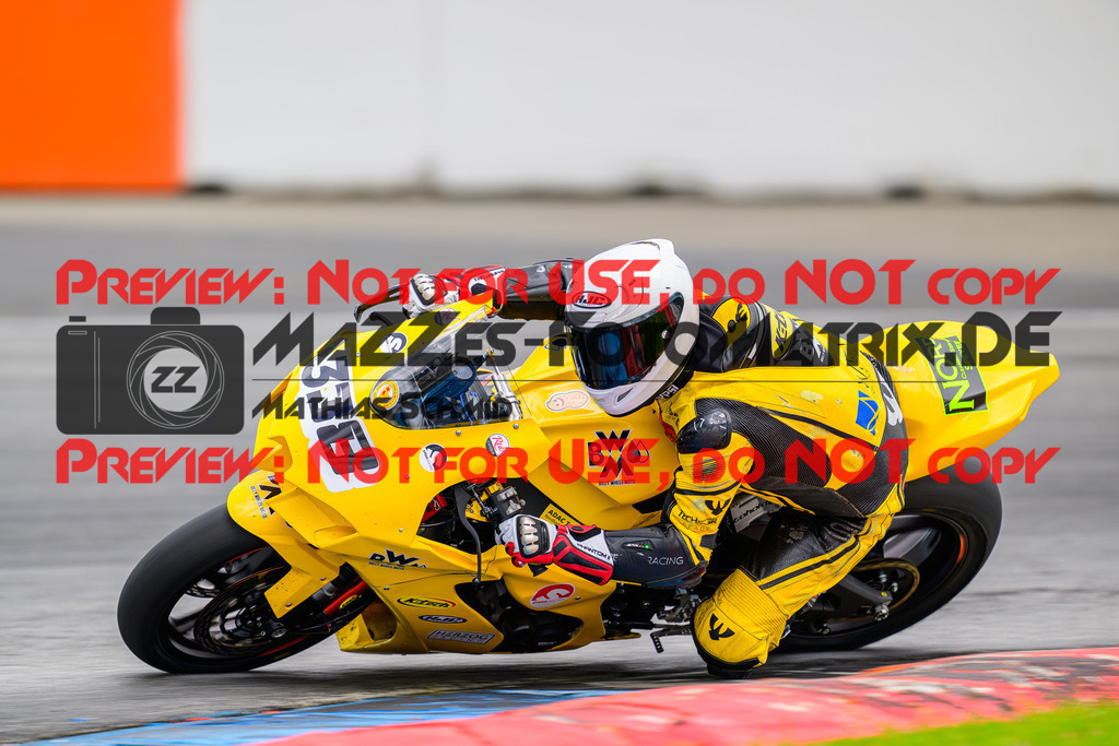 MaZZes_FotoMatrix_240615_8236 | WEISS