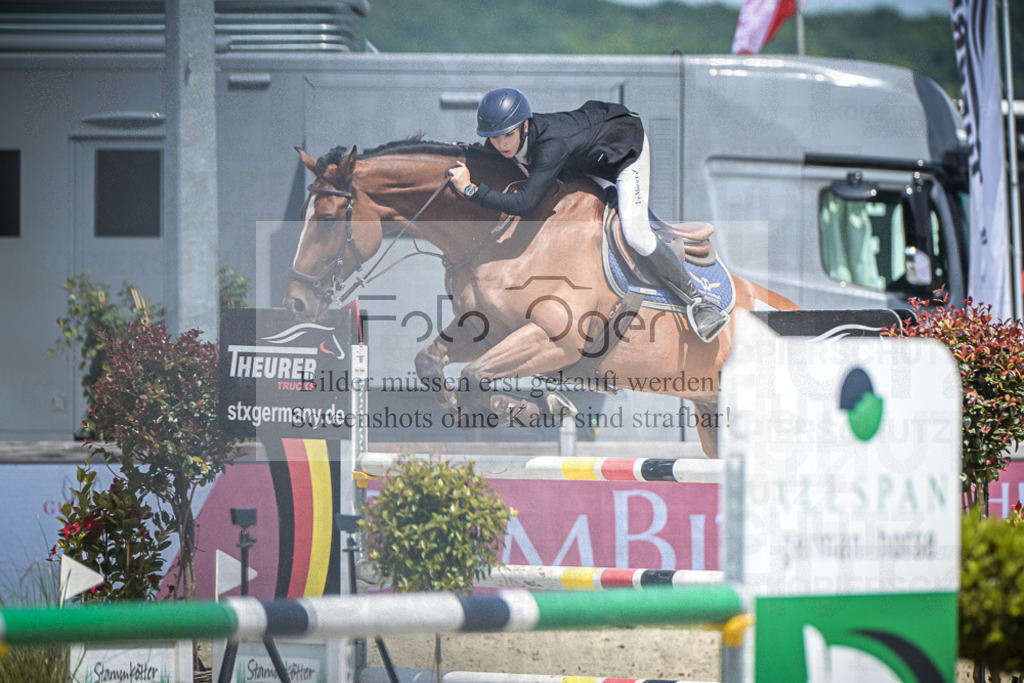 DOS_2746 | Entdecke hochwertige Reitturnierfotos von Foto Oger. Professionell, emotional und authentisch – jetzt Lieblingsmomente im Shop bestellen.Deutschlandweite Turnierfotografie. - Realisiert mit Pictrs.com