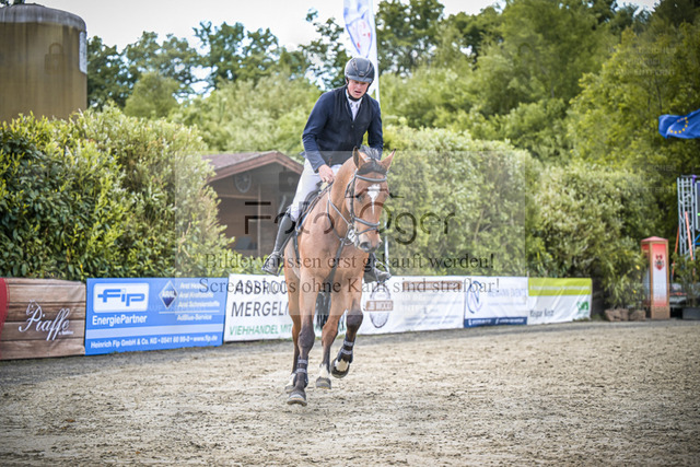 DOS_0275 | Entdecke hochwertige Reitturnierfotos von Foto Oger. Professionell, emotional und authentisch – jetzt Lieblingsmomente im Shop bestellen. - Realized with Pictrs.com