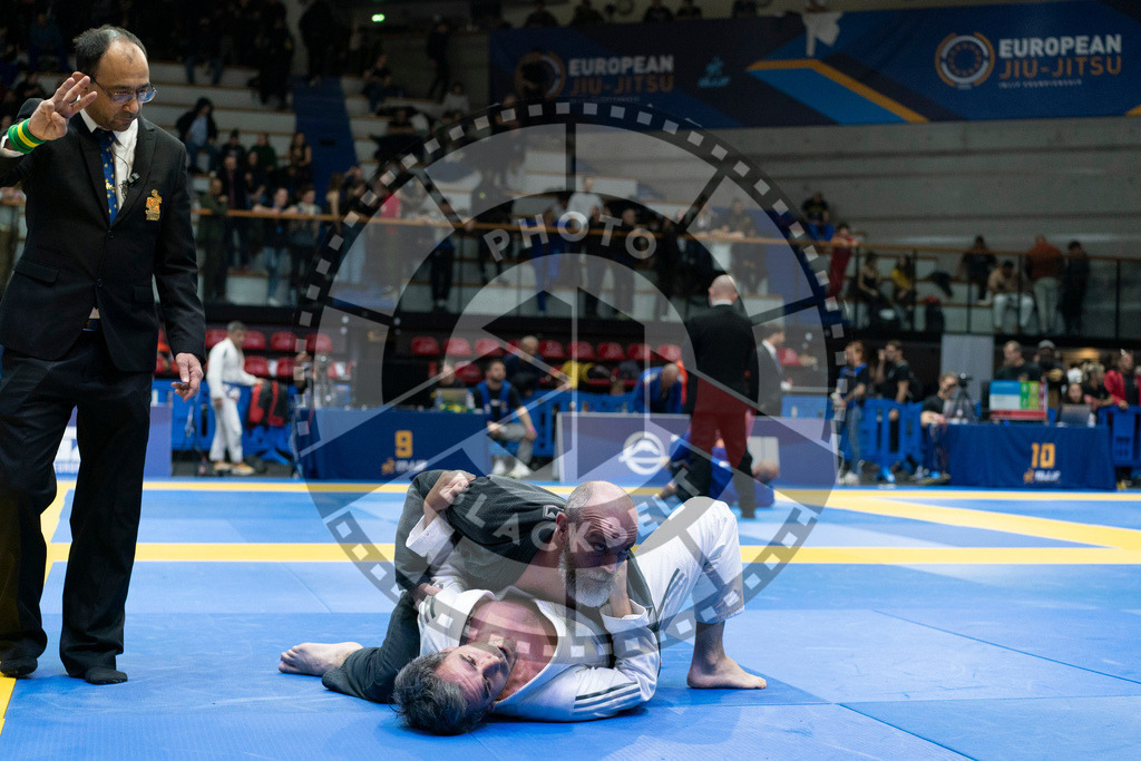 20240122PBB5413 | Fighters compete during the second day of the IBJJF European Championship in Paris, France, on January 22, 2024.