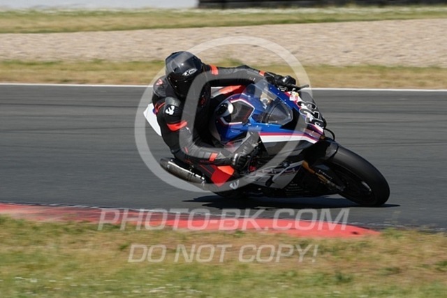 2024_05_16_PBK_14637 | Sportfotografie; SlowMotion; Video; Rennstrecke; Hafeneger; Speer; Racing; RSE; BMW; CBO; Trackday; Motorsportarena; Hockenheimring; Brno; Most; Barcelona; Valencia